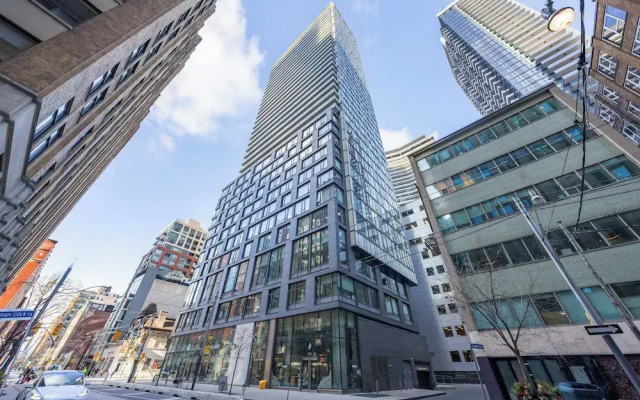 Mövenpick Suites - Downtown Toronto