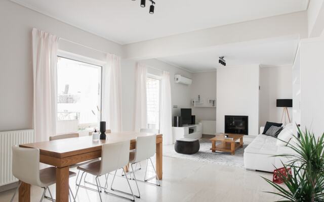 Alluring 2BR Apartment in Marousi