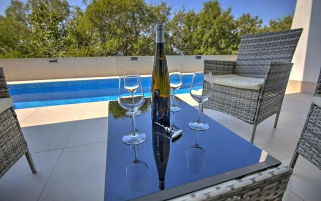 Villa ELEA