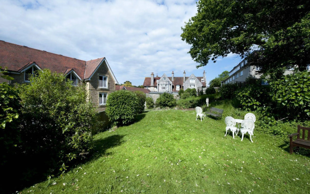 The Broadway Park Hotel