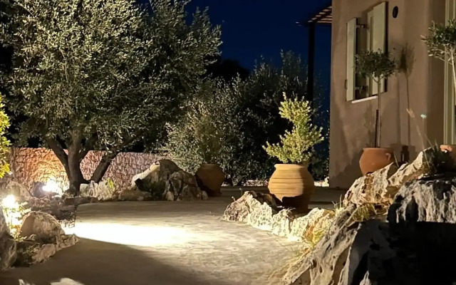 Rock n' Olive Villas