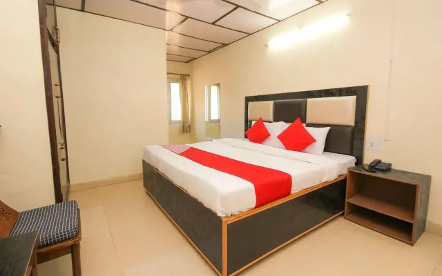 OYO 24525 Hotel Country Lodge
