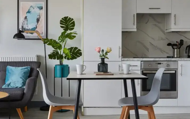 Reading Central Serviced Apartment by Viridian Apartments