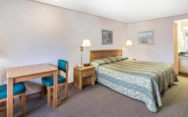 Knights Inn Canton