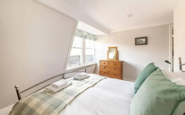 Rooftop Retreat - 2 Double Beds w/ Stunning Views