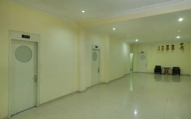 OYO 561 Hotel Citra Indah Near RS Ludira Husada Tama