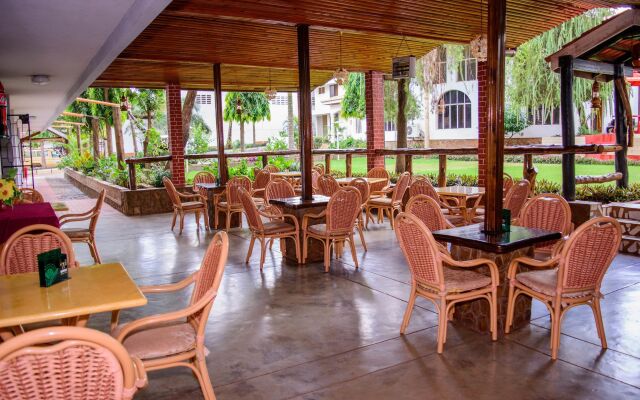 Kilimanjaro Crane Hotel