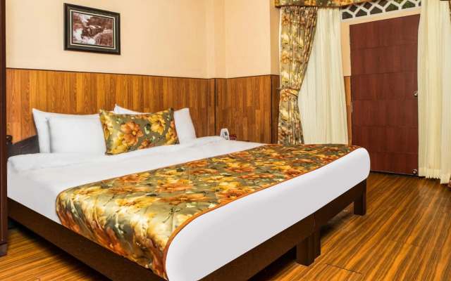 Summit Oakden Resort Mall Road