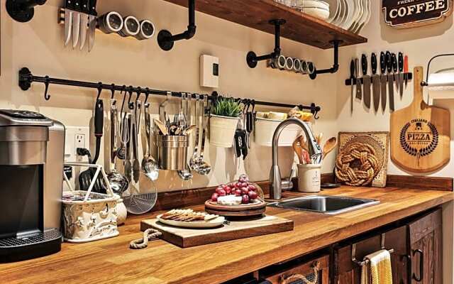 A Suite Retreat - Beyond Bed & Breakfast