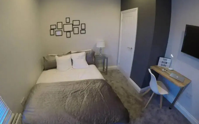 Essex House 3 Double Rooms Workstays UK