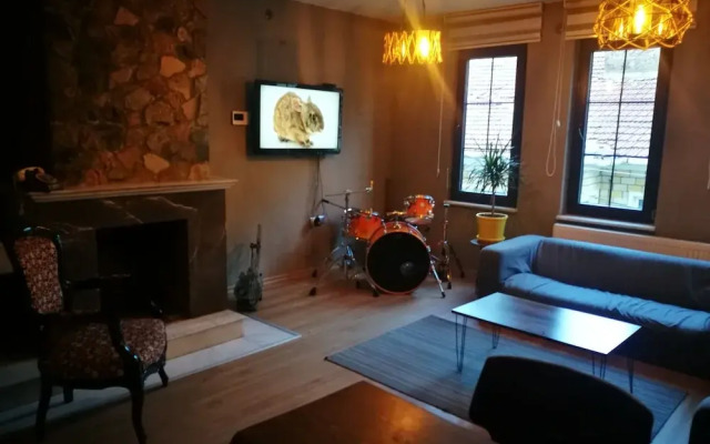 Aden Room