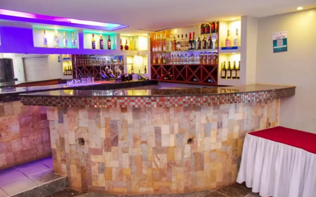 D'lykerz Hotel