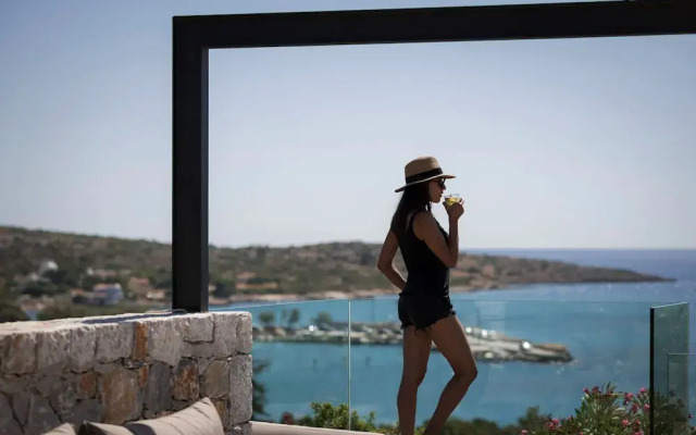 OPENNESS. House by the sea.