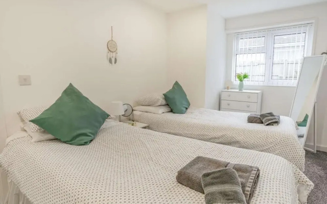 Upper Hill Park - 3 Bed Bungalow - Tenby