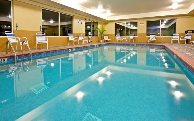 Holiday Inn Express & Suites Lexington Dtwn Area-Keenland by IHG