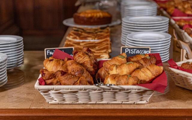 Casanova - Panoramic Rooms and Suites