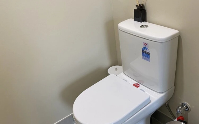 Mitcham train station  2 bedrooms unit