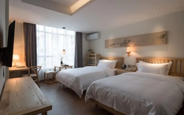 Helen Jiangnanfeng Art Hotel (Guangzhou University Town Store)