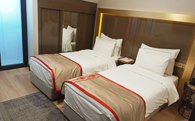 Peyk Hotel