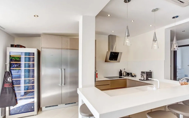 Goldeneye Luxury 6 Bedroom Villa With Infinity P