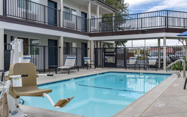Best Western Rose Garden Inn