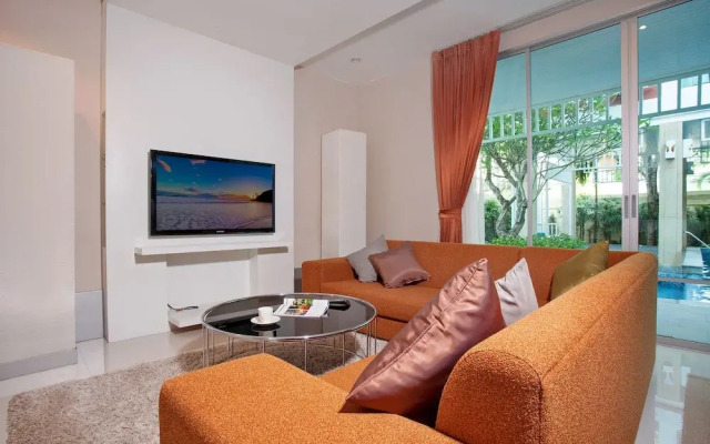 Jomtien Waree 9 with 6 bedrooms