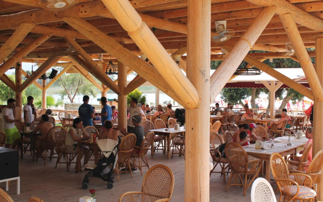 S3 Seahorse Beach Club & Hotel