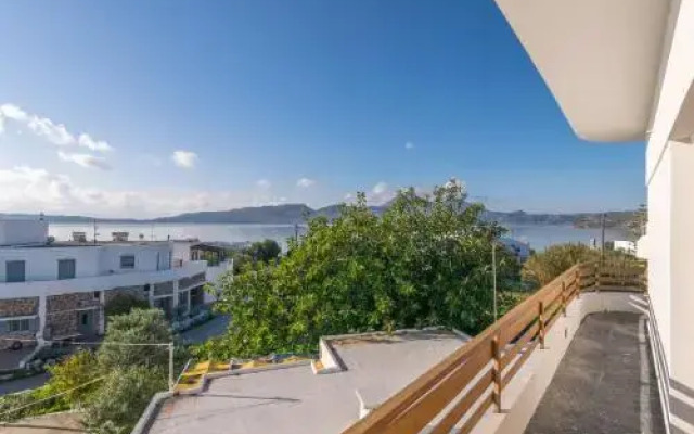 Fully Equipment House With Sea View Adamas Bay