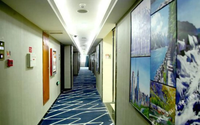 Golden Star Hotel