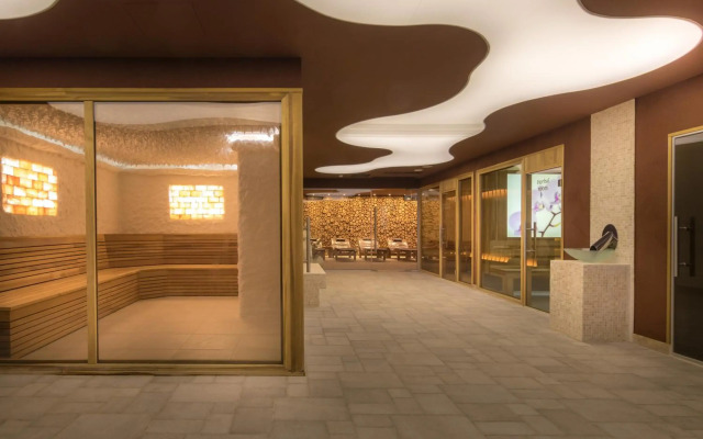 King Maron Wellness Beach Hotel