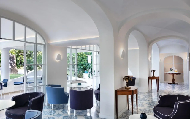 Pazziella Garden & Suites