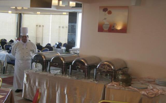 Holidays Express Hotel