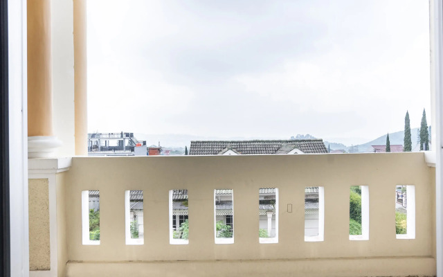 OYO 2950 Grand Suites Palace