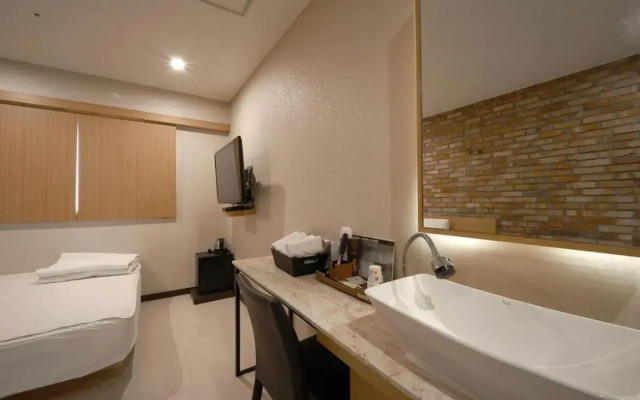 Nampo Comma Hotel