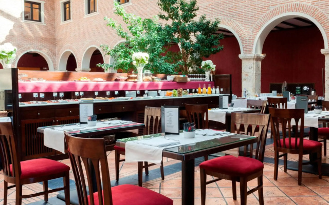 AC Hotel Palacio de Santa Ana by Marriott
