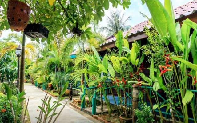 Pop Riverside Homestay