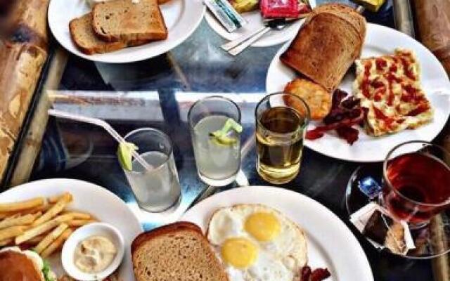Drifters' Inn & Cafe Guesthouse