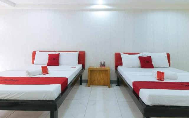 RedDoorz @ DBuilders Rooms Lower Bicutan