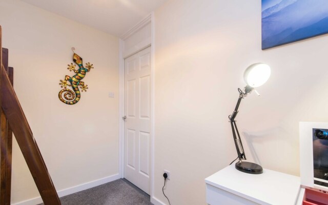 Coventry- Jenner Pet Friendly 2 Bedroom Apartment