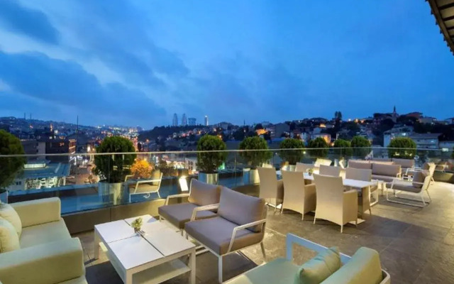 DoubleTree by Hilton Hotel Istanbul - Piyalepasa