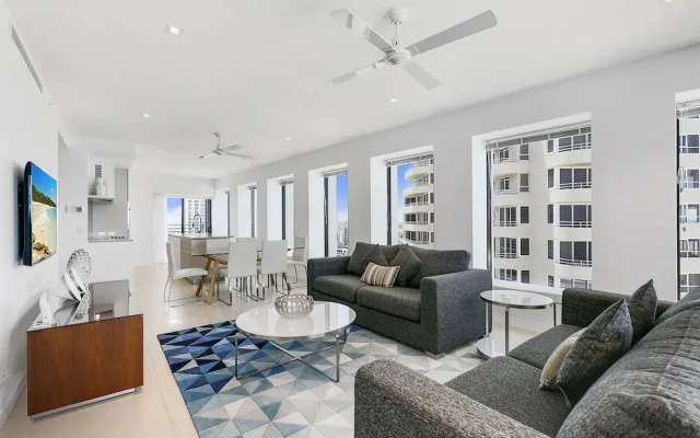 Soul on the Esplanade - HR Surfers Paradise