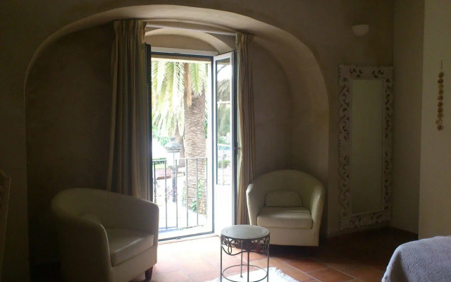 Hostal Alameda