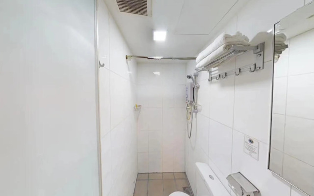 Hotel O Crossroads Hotel