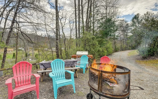 Whittier Vacation Rental Cabin: Pets Welcome!