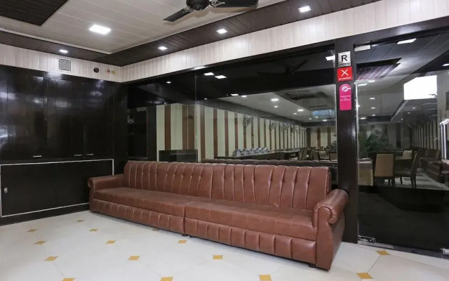 OYO 4926 Hotel Le central