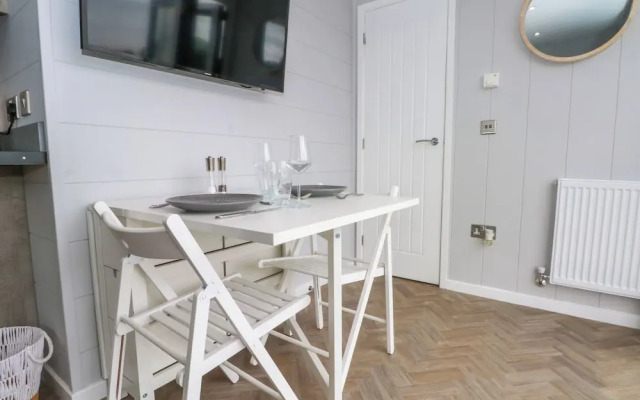 Sutton Fields Chalet