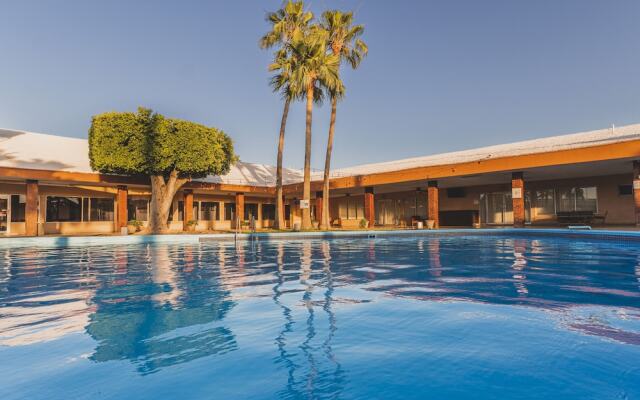 El Camino Hotel & Suites