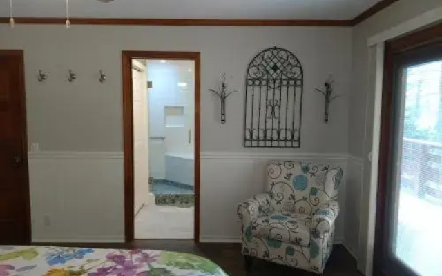 Ponderosa Ridge A B & B