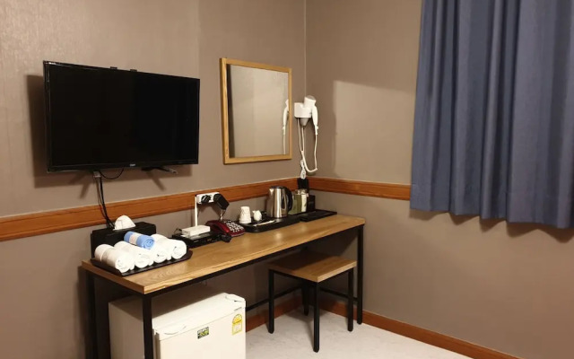 Motel Good Guy