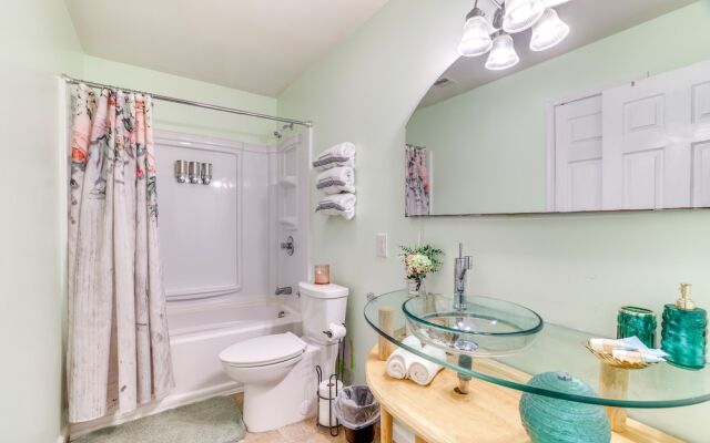 Pet-friendly Tobyhanna Escape Near Hiking & Skiing